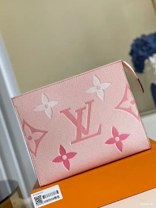 VUITTON LOUIS POUCH TOILETRY 26 0615
